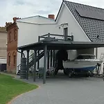 Haus Beim Schloss Апартаменты Woldegk
